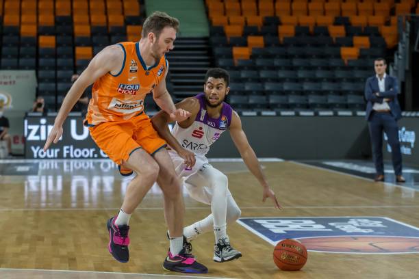 赛季的激烈 赛季的激烈