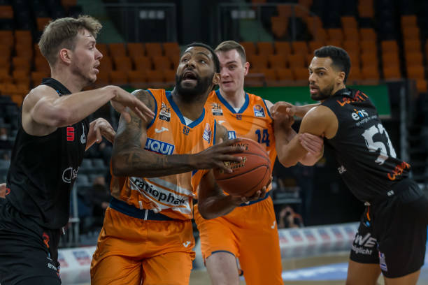 塞穿过了对 塞穿过了对